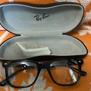 Black Ray Ban frames. Non prescription glasses